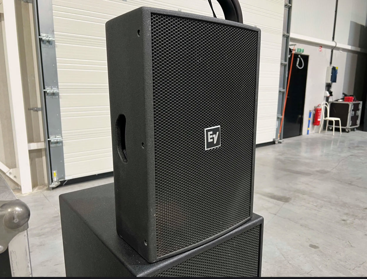 Electro-Voice (EV): 2x Rx118S 2x PX1122M 2x CP4000S 1xDC-One