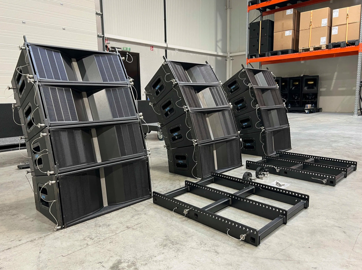KME PANO line array: 8x QL906 + 4x QL1215 + 2x frame