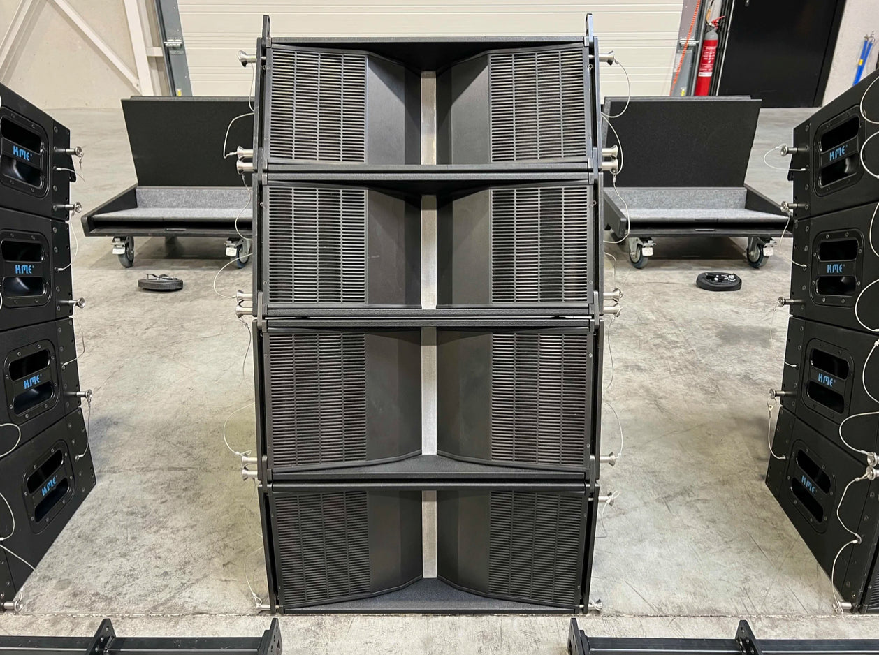 KME PANO line array: 8x QL906 + 4x QL1215 + 2x frame