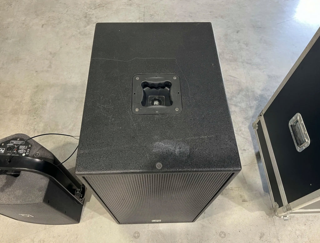 Electro-Voice (EV): 2x Rx118S 2x PX1122M 2x CP4000S 1xDC-One