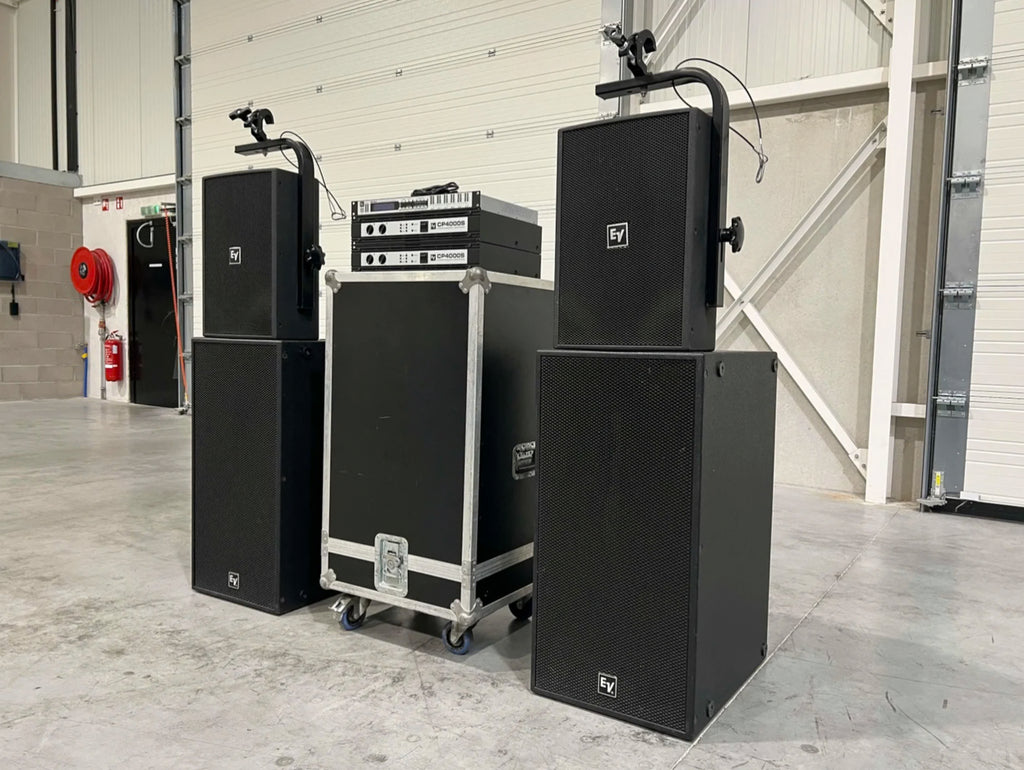 Electro-Voice (EV): 2x Rx118S 2x PX1122M 2x CP4000S 1xDC-One