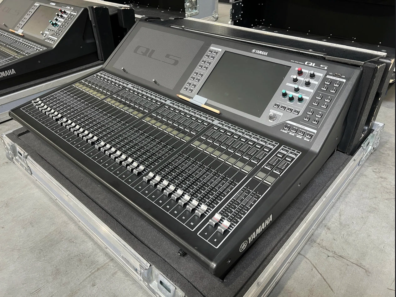 Yamaha QL5 incl. case (2x)