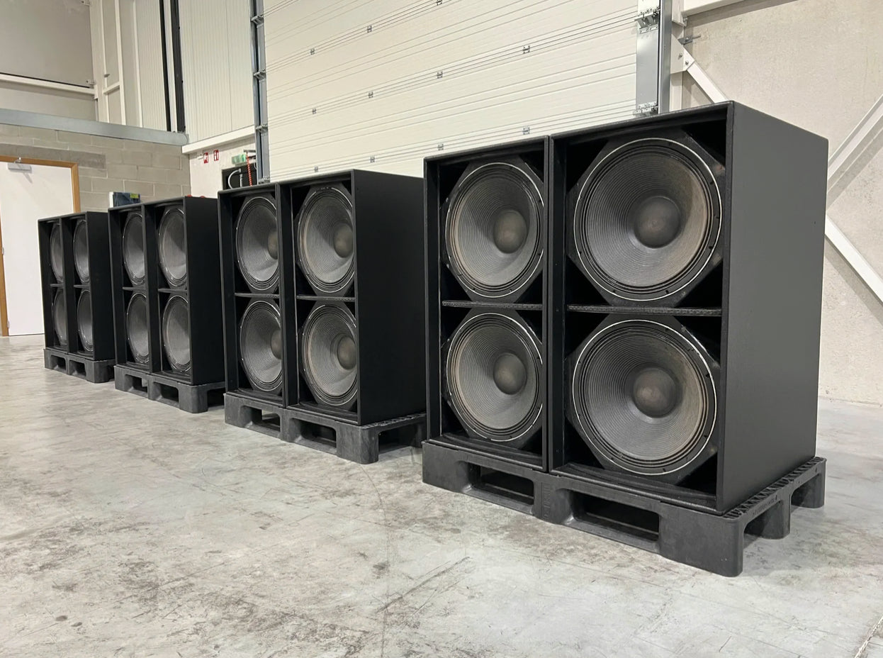 Martin Audio WS218X 2x18" sub (maritime installation) (8x)