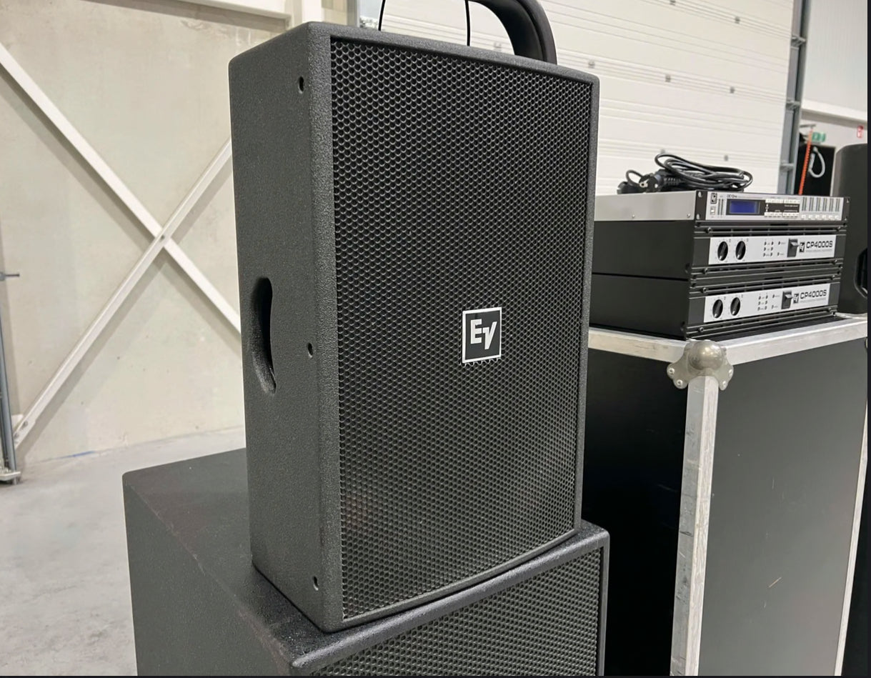 Electro-Voice (EV): 2x Rx118S 2x PX1122M 2x CP4000S 1xDC-One