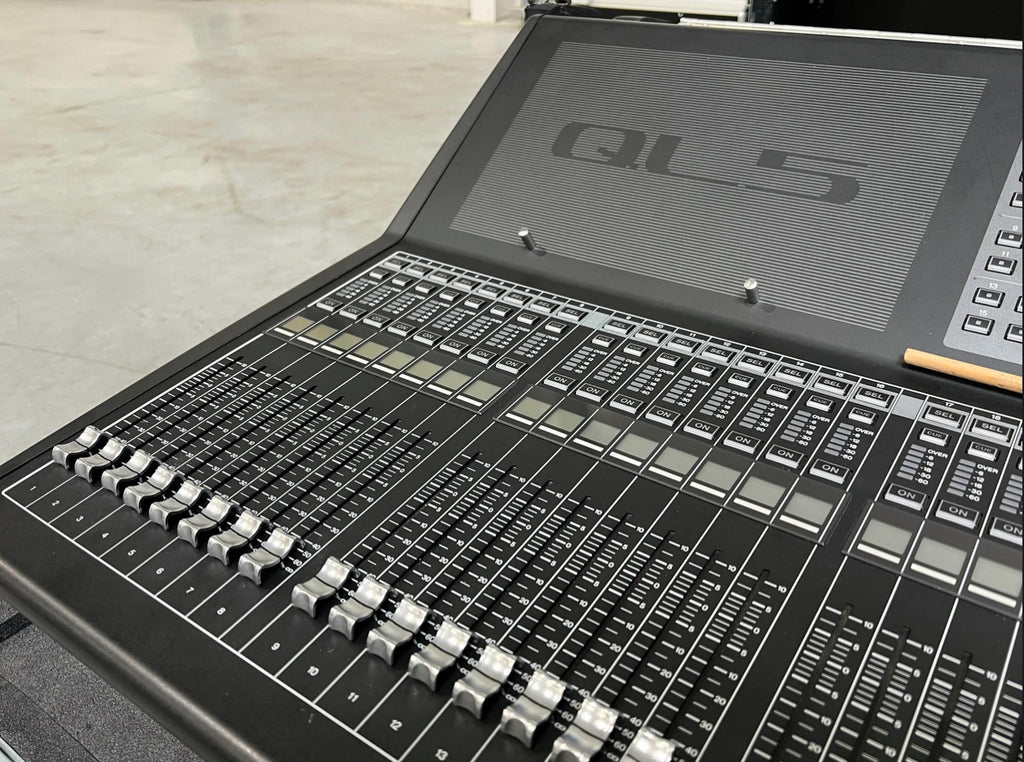Yamaha QL5 incl. case (2x)