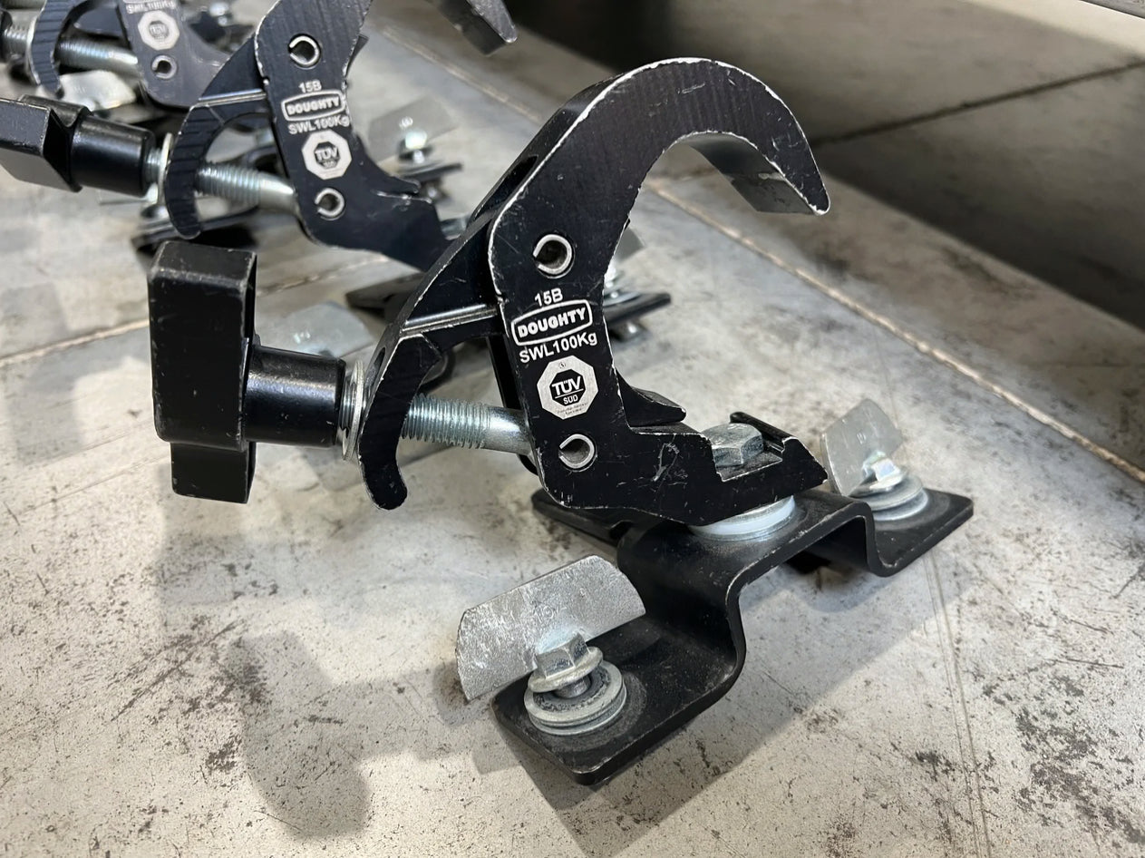8x Clay Paky A.leda B-Eye K10 + 2x case + 16x bracket/clamp